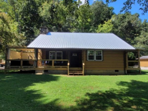Creekside Hideaway - Real Log Cabin w/Great Location Pigeon Forge
